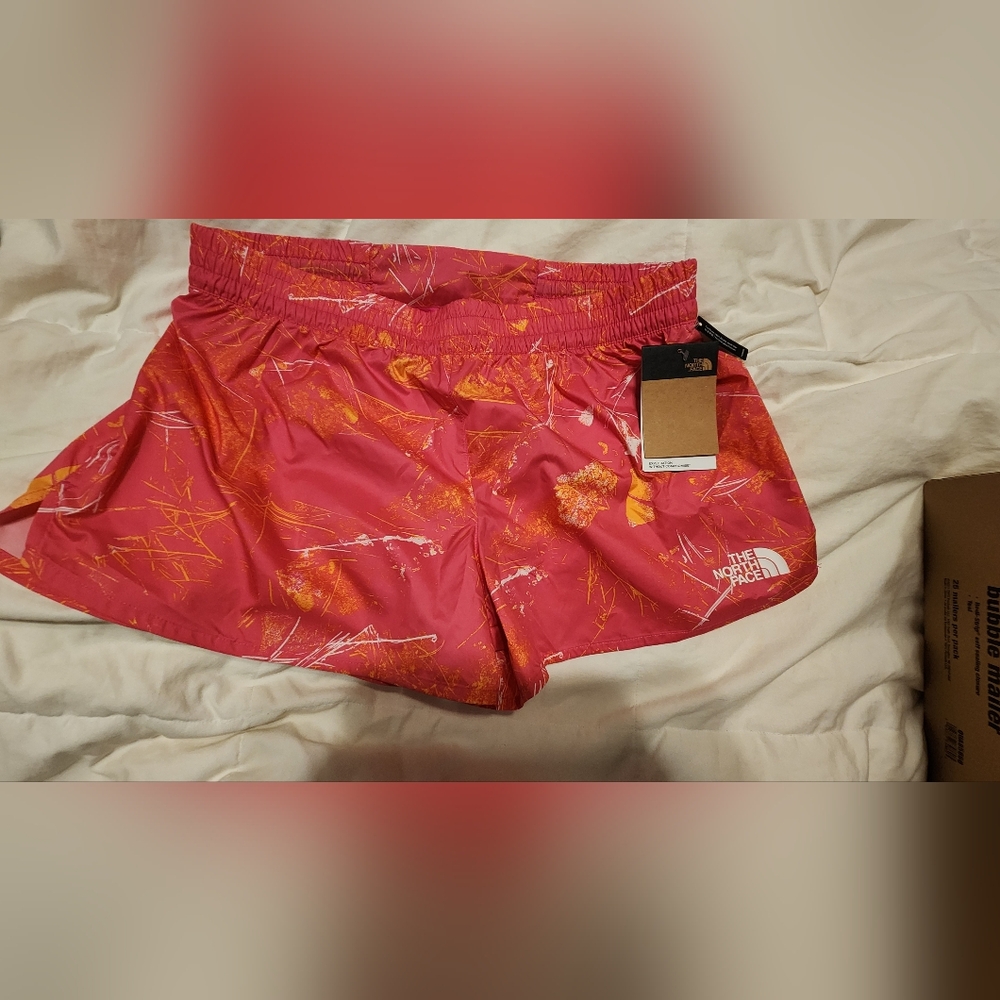 WOMENS NORTH FACE SHORTS NWT #304